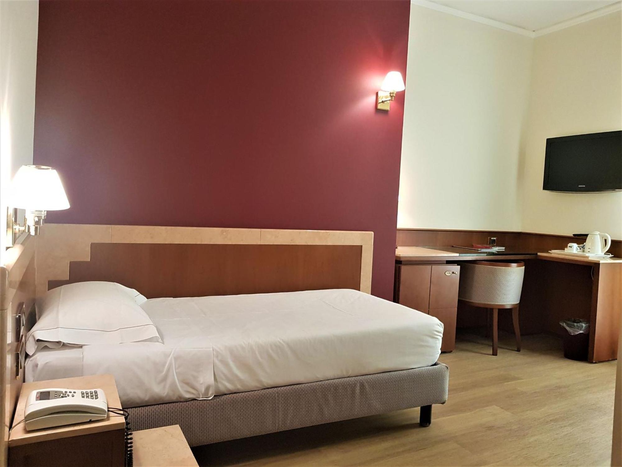 Deluxe Single Room,1008490531:JPEG